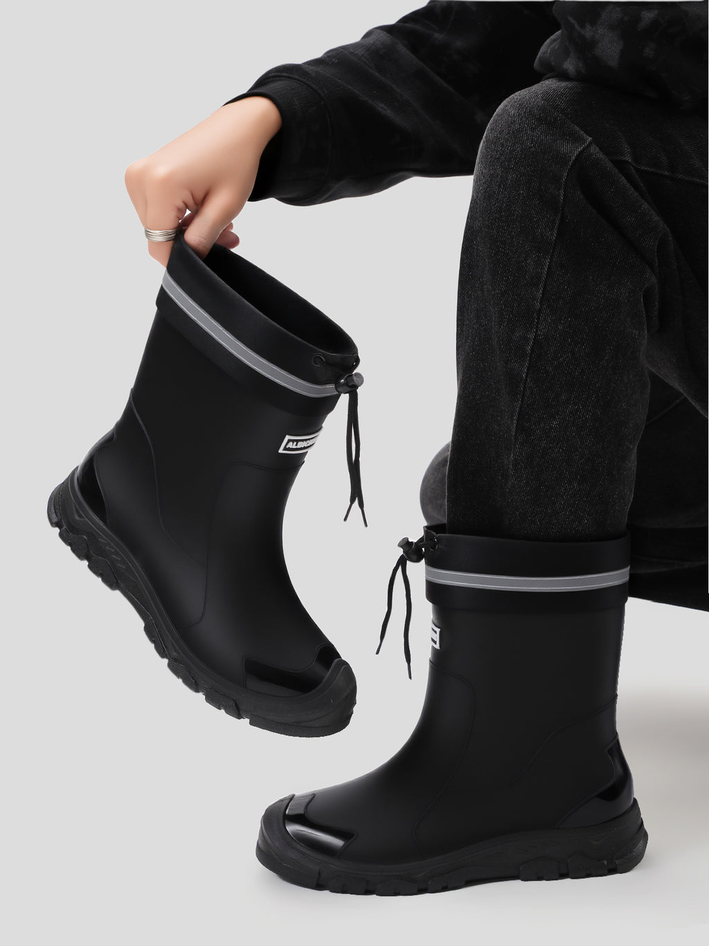 Women's High-end High Quality Rain Boots, Mid-calf Non-slip Rubber Rain Boots with Lightweight Cushioned Soles, Comfortable and Breathable, Suitable for Outdoor Walking, Gardening, and Various Weather Conditions