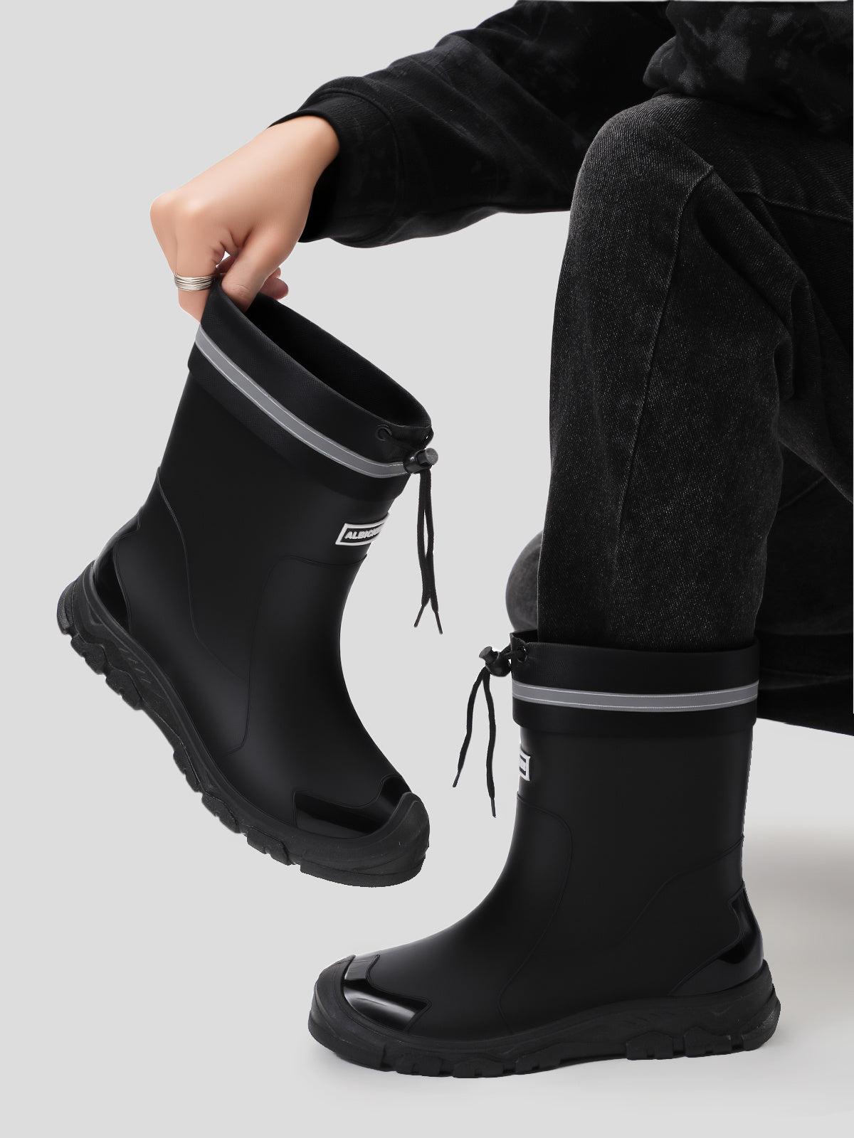 Women's High-end High Quality Rain Boots, Mid-calf Non-slip Rubber Rain Boots with Lightweight Cushioned Soles, Comfortable and Breathable, Suitable for Outdoor Walking, Gardening, and Various Weather Conditions