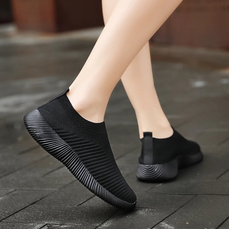 Women's Lightweight Breathable Mesh Slip-On Sneakers