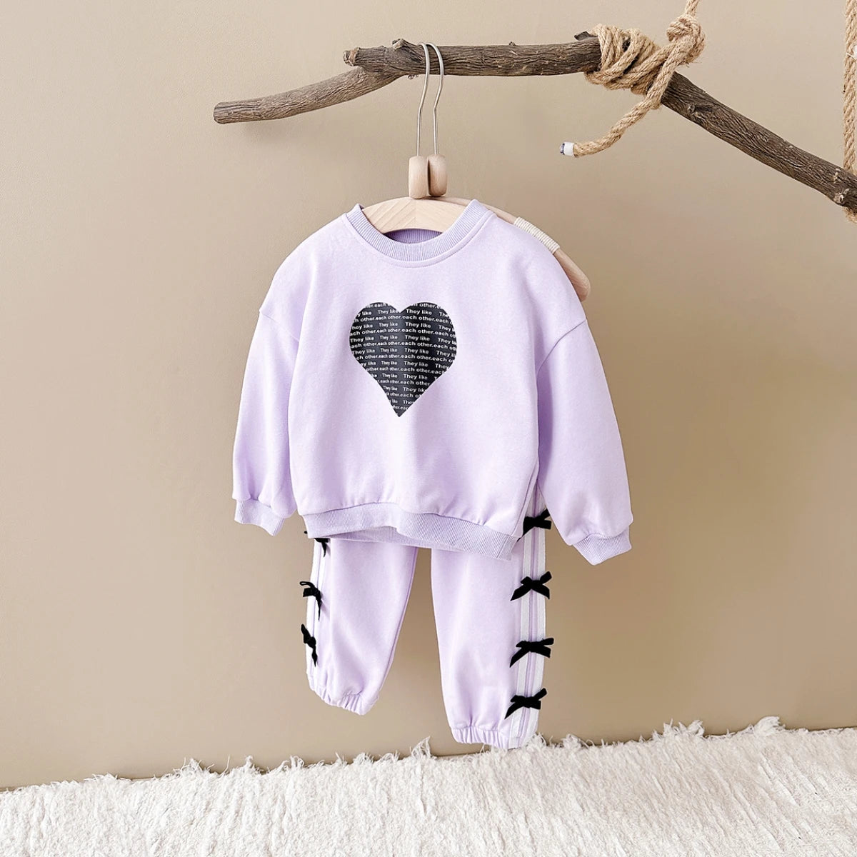 Baby Girl Love Print Sweatshirt & Bow Pants 2-Piece Set