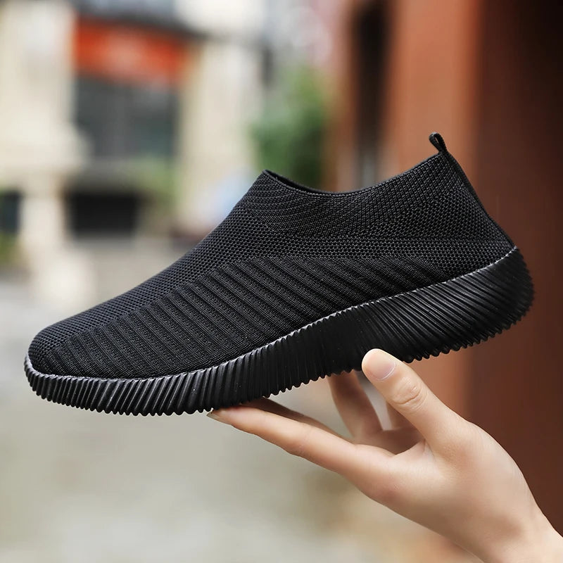 Women's Lightweight Breathable Mesh Slip-On Sneakers