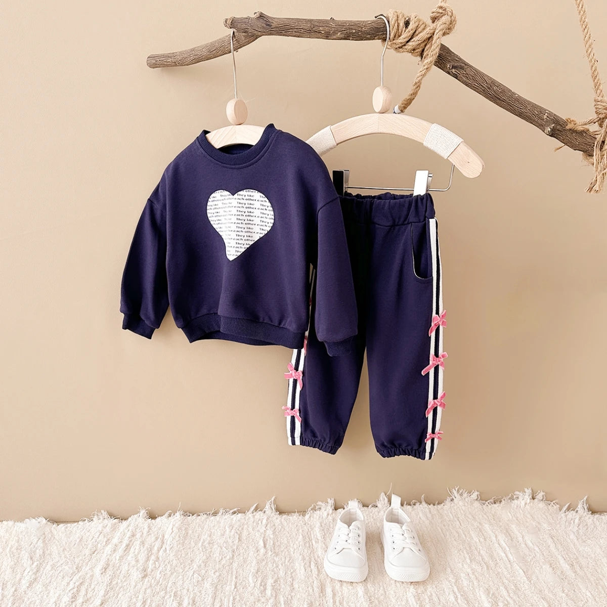 Baby Girl Love Print Sweatshirt & Bow Pants 2-Piece Set
