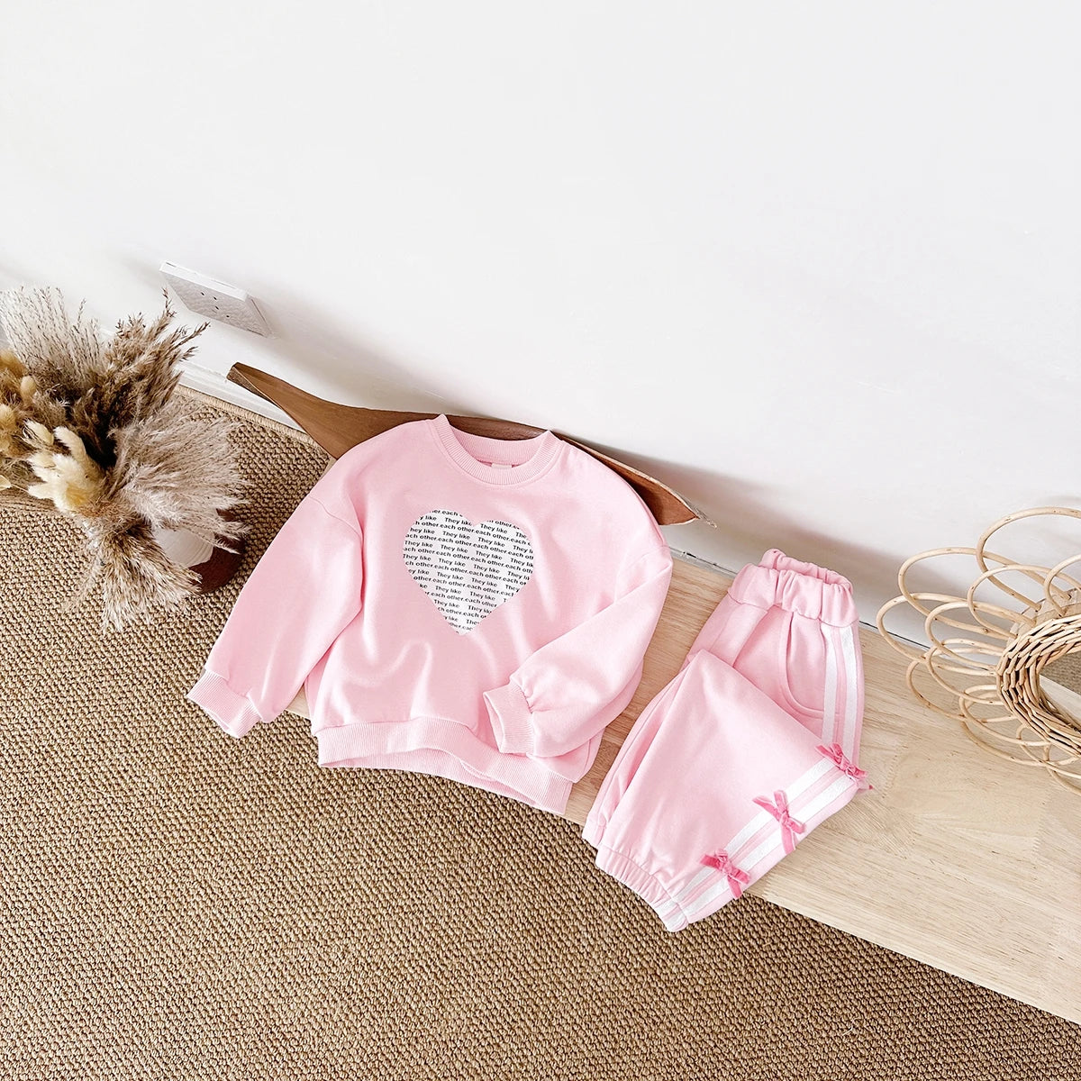 Baby Girl Love Print Sweatshirt & Bow Pants 2-Piece Set