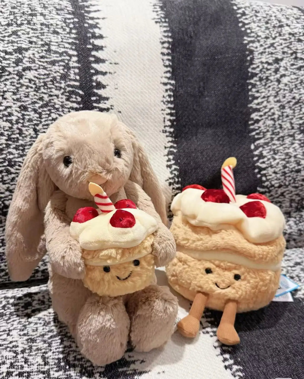 Bashful Beige Bunny Birthday Plush 23cm | Cupcake Stuffed Toy & Sofa Pillow