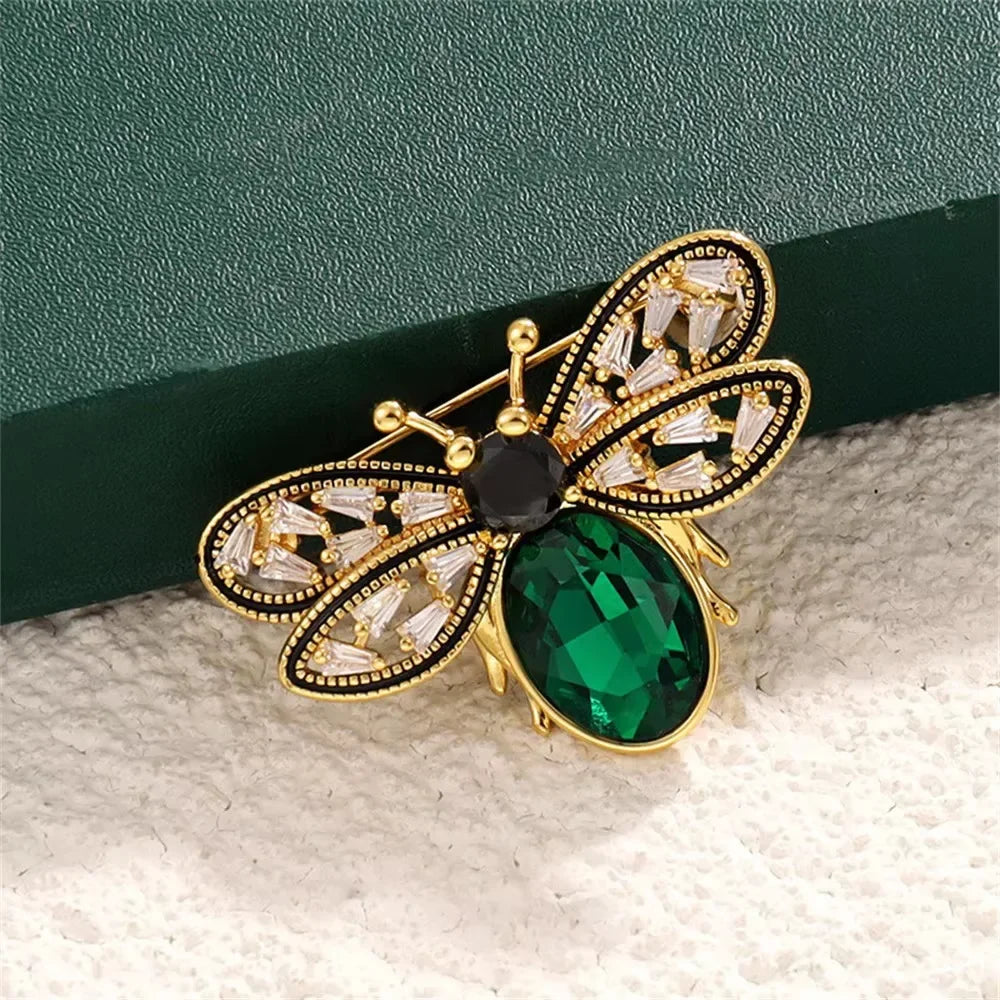 Luxury Green Crystal Bee Brooch – Rhinestone Insect Lapel Pin for Women
