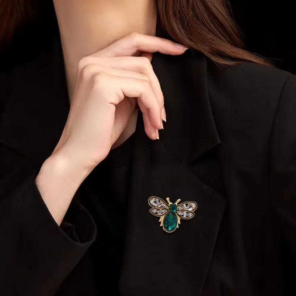 Luxury Green Crystal Bee Brooch – Rhinestone Insect Lapel Pin for Women