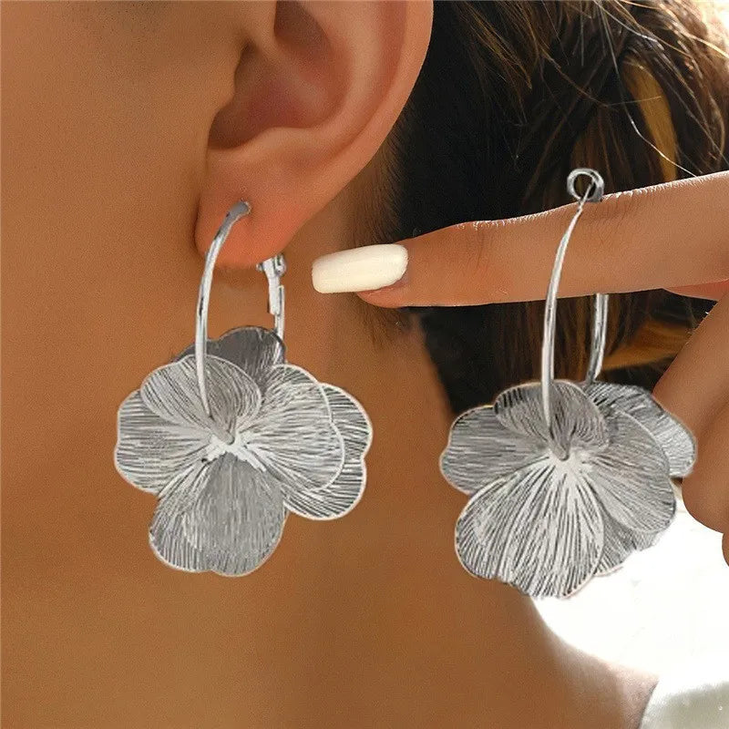 Vintage Layered Flower Dangle Hoop Earrings – Two-Tone Bohemian Floral Drop Earrings for Women
