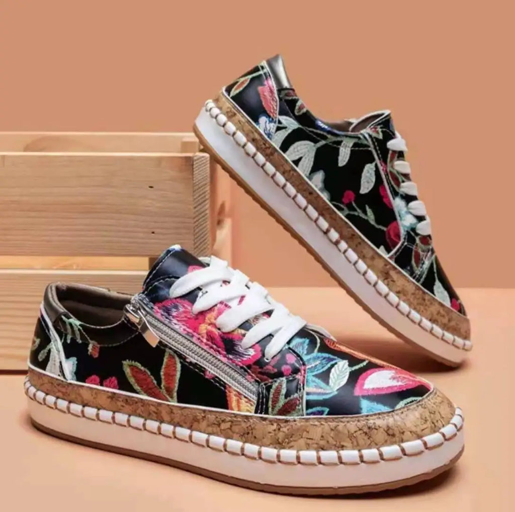 Women's Floral Printed Lace-Up Flat Sneakers