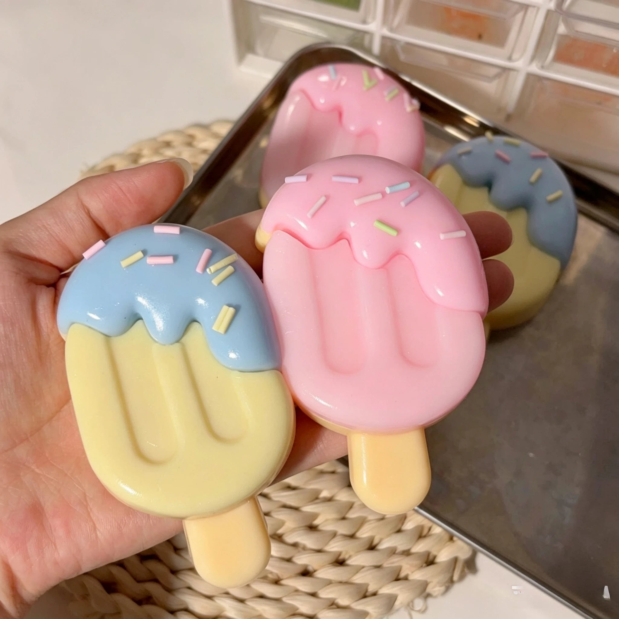 1-Pack Cute Blueberry Lava Ice Cream Squeezable Toy, Soft Squeezable Toy, High-Value Popsicle Stress Relief Toy, Anti-Anxiety Ma
