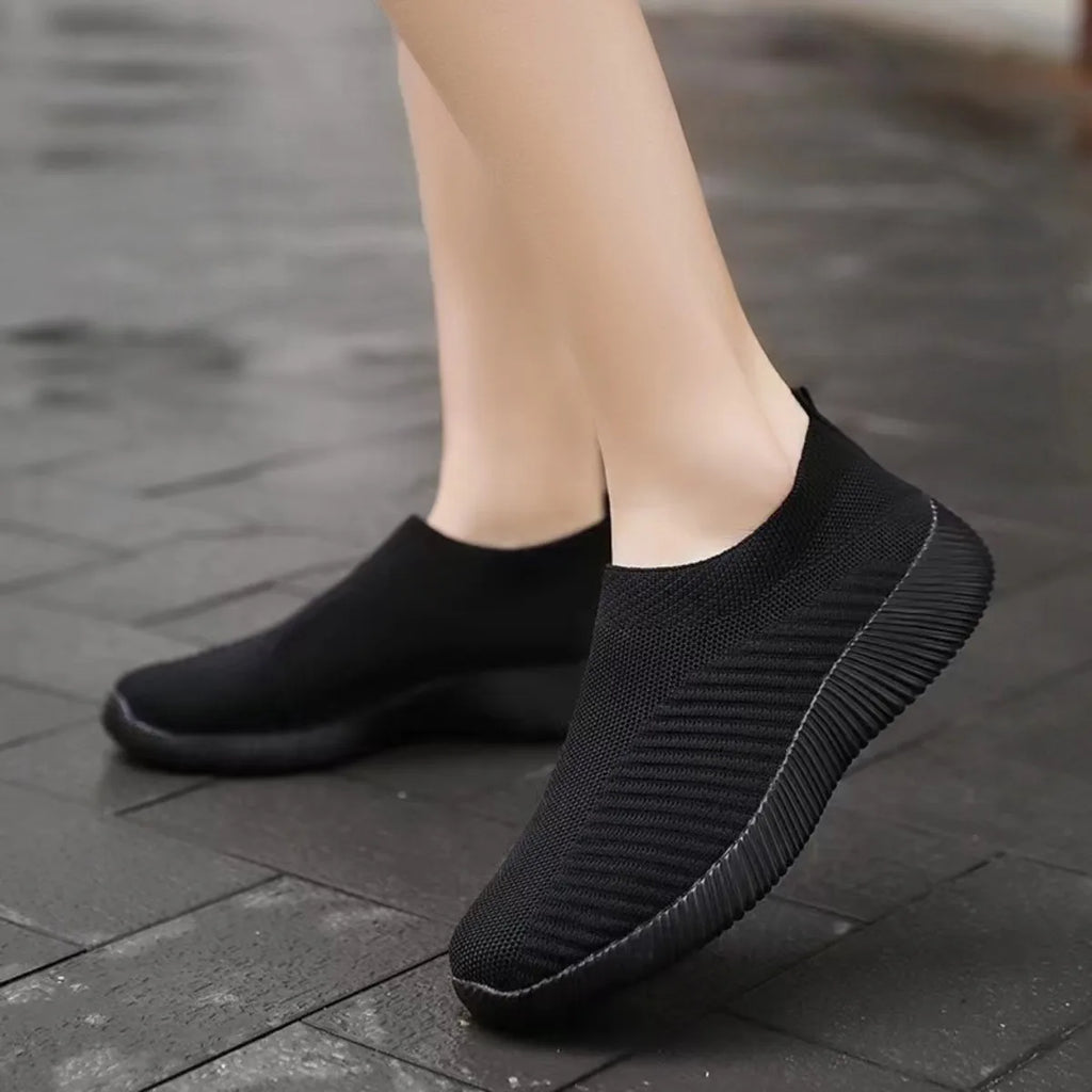 Women's Lightweight Breathable Mesh Slip-On Sneakers