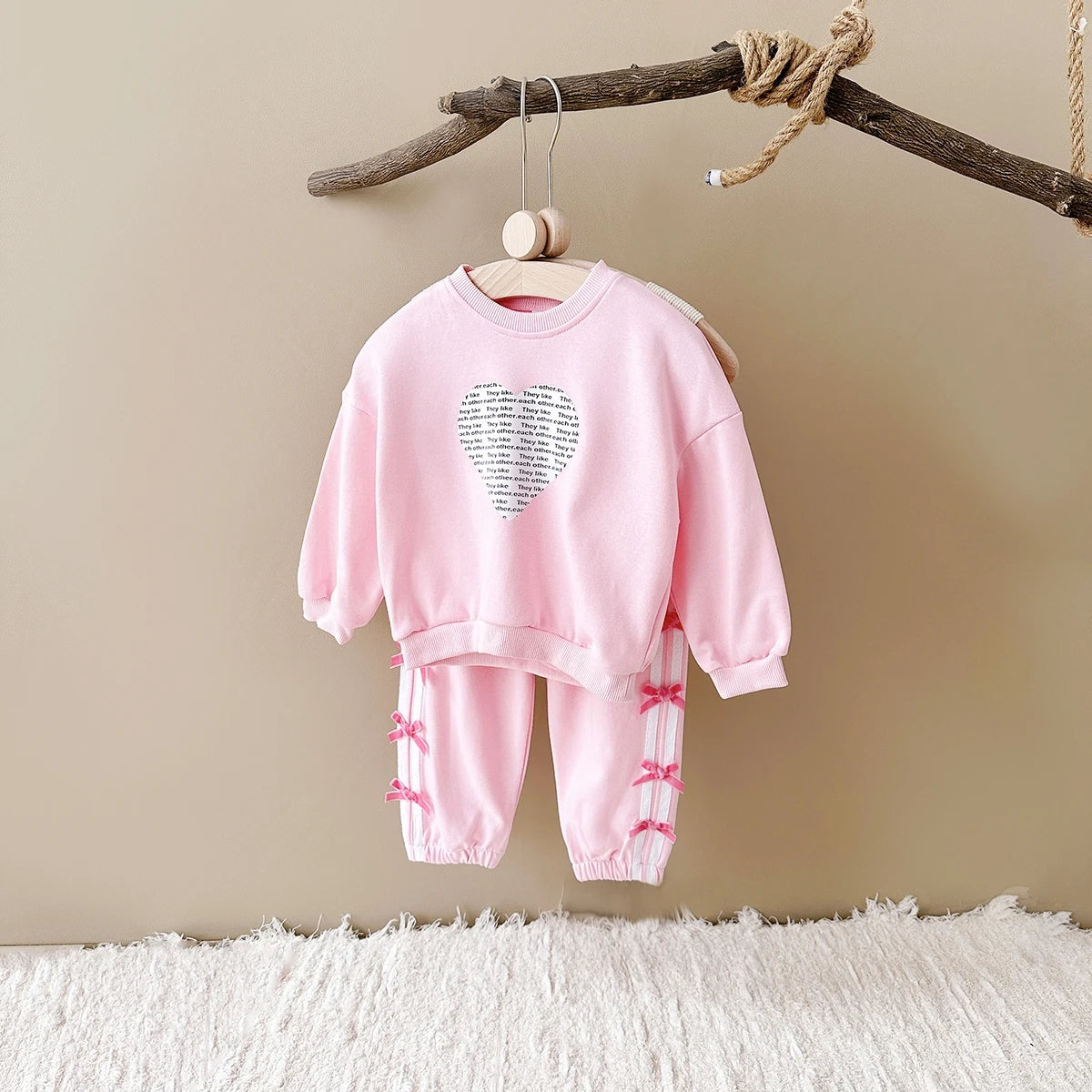 Baby Girl Love Print Sweatshirt & Bow Pants 2-Piece Set