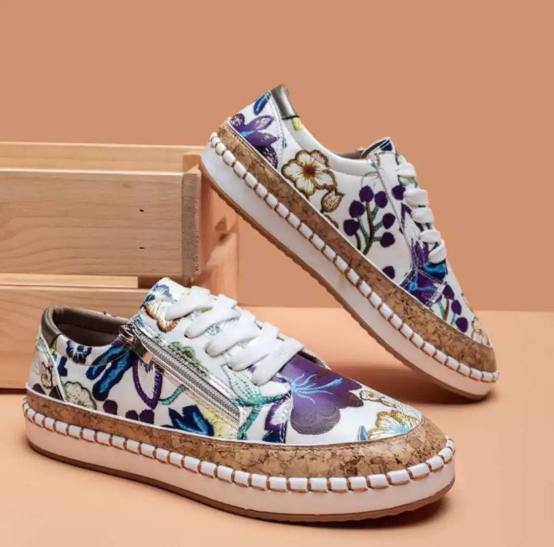 Women's Floral Printed Lace-Up Flat Sneakers