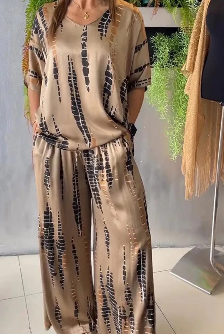 Summer Fashion T-shirt Pants Set Women Geometric Print Short Sleeved Tops Loose Wide Leg Pants Elegant Lady Set Clothing