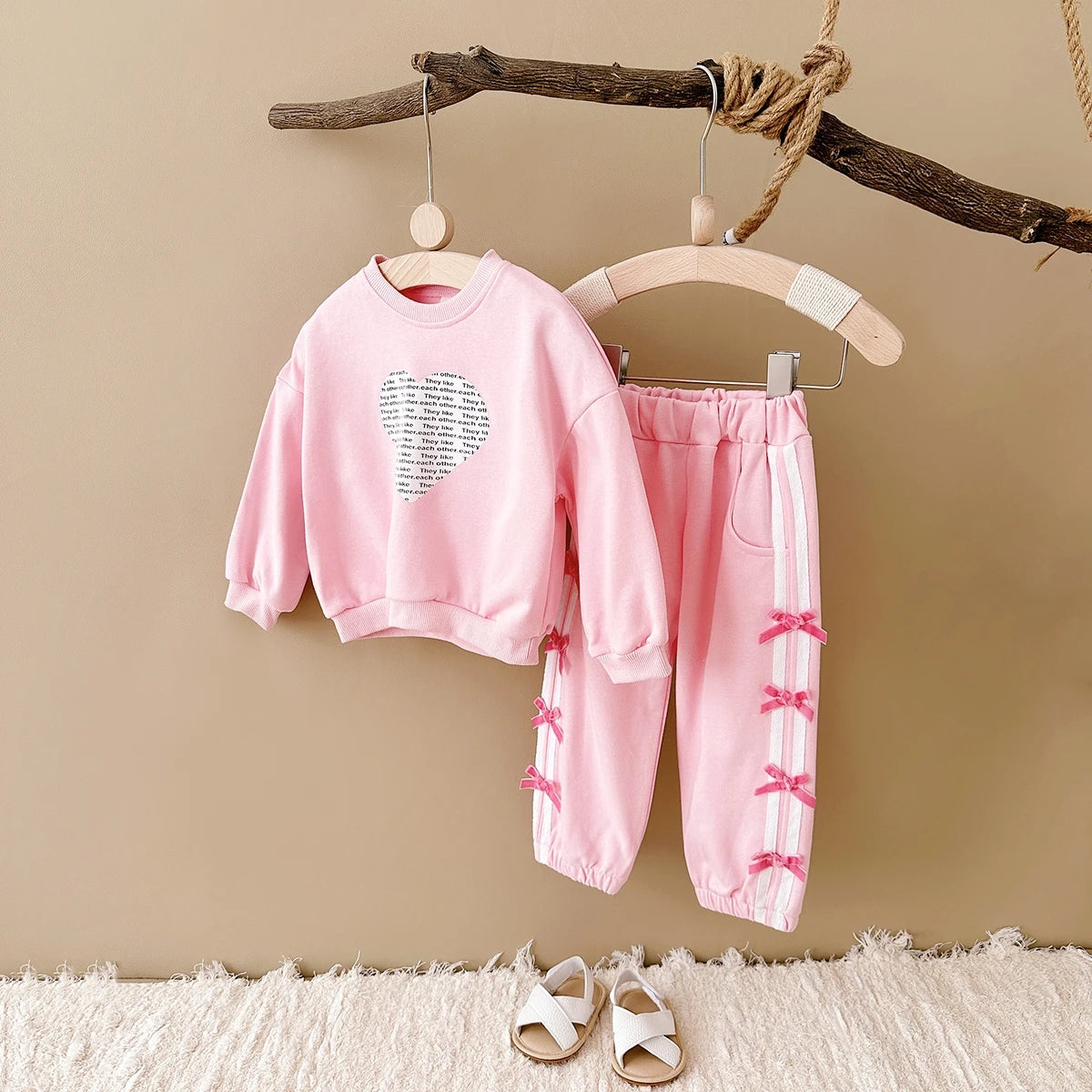 Baby Girl Love Print Sweatshirt & Bow Pants 2-Piece Set