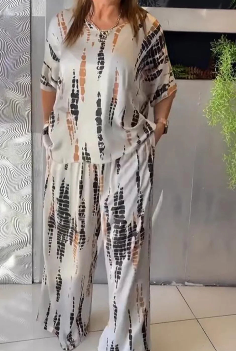 Summer Fashion T-shirt Pants Set Women Geometric Print Short Sleeved Tops Loose Wide Leg Pants Elegant Lady Set Clothing