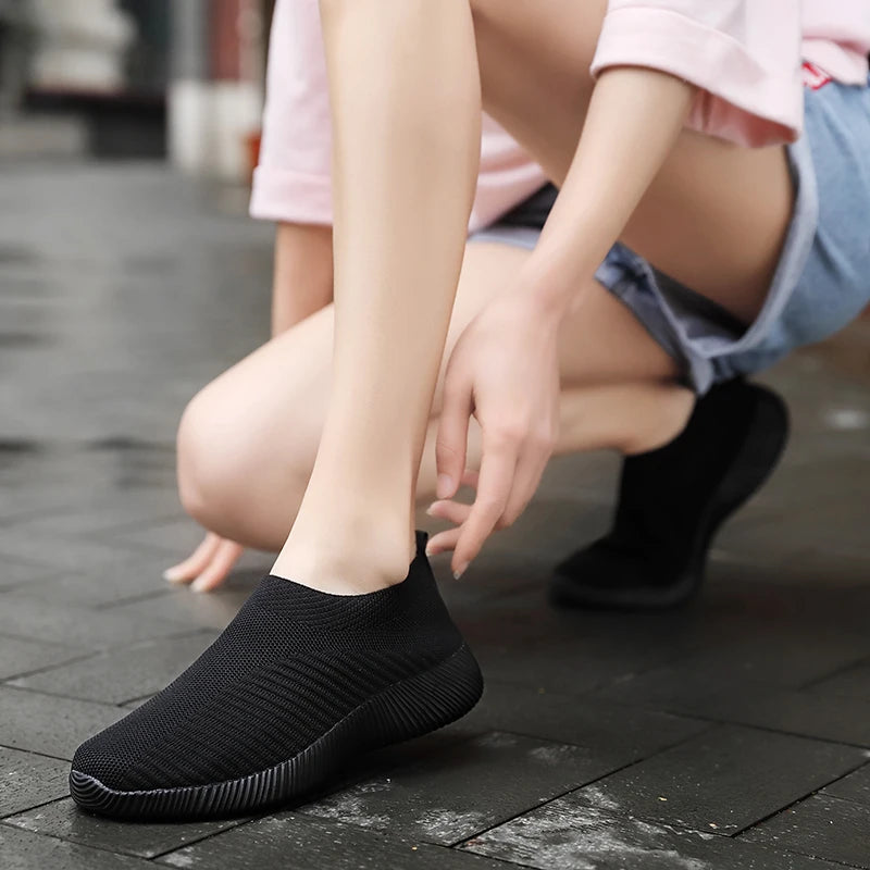 Women's Lightweight Breathable Mesh Slip-On Sneakers