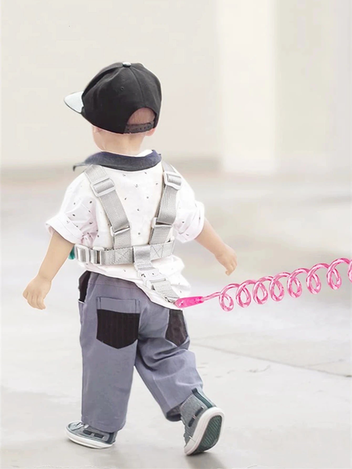 Infants and young children's loss prevention belt traction rope Baby loss prevention bracelet 2m spring rope Walking baby safety - Kenner House Emporium