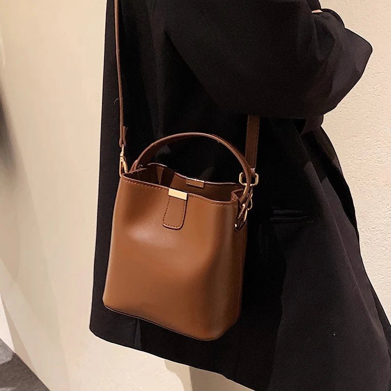 Women's Handbag，This year's popular versatile brown high - end casual crossbody bag is a new model for work and commuting, a bucke - Kenner House Emporium