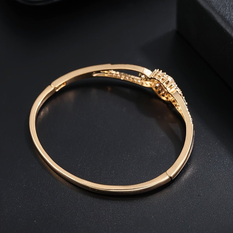 Elegant And Sophisticated Zirconia Bracelet With A Trendy And Minimalist Design, Exuding A Sense Of Luxury And Fashion. - Kenner House Emporium