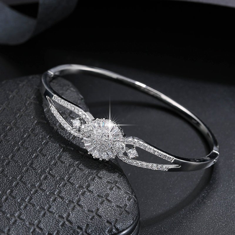 Elegant And Sophisticated Zirconia Bracelet With A Trendy And Minimalist Design, Exuding A Sense Of Luxury And Fashion. - Kenner House Emporium