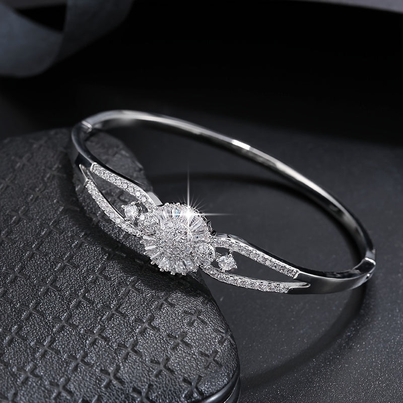 Elegant And Sophisticated Zirconia Bracelet With A Trendy And Minimalist Design, Exuding A Sense Of Luxury And Fashion. - Kenner House Emporium